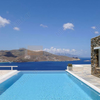 Πισίνα - θέα . Swimming pool - view