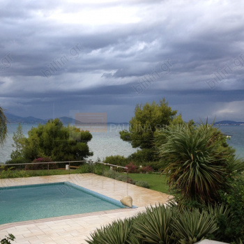 Πισίνα - θέα . Swimming pool - View 