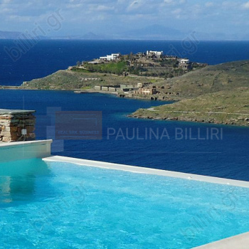 Πισίνα - θέα . Swimming pool - view