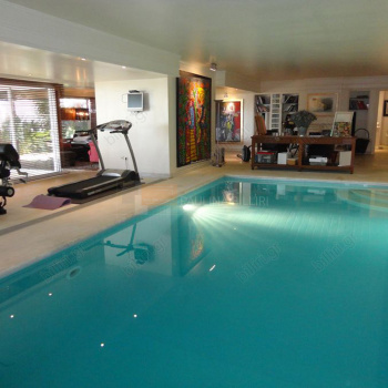 Εσωτερική πισίνα - Indoor Pool