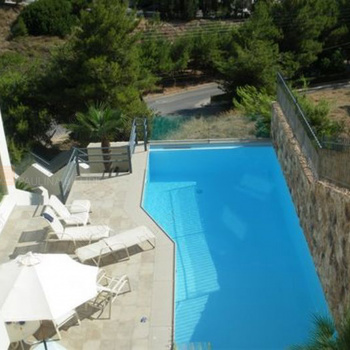 Πισίνα - Swimming pool