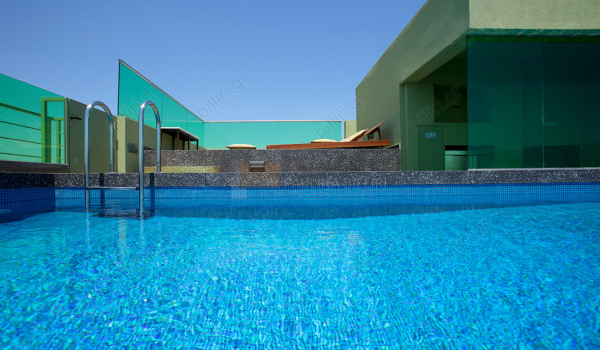 Πισίνα - Swimming pool