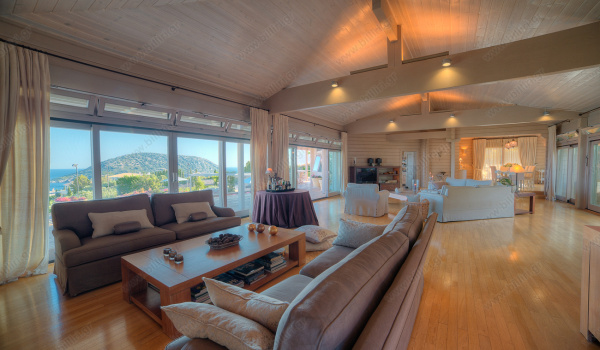 02__level_one_living_room_06