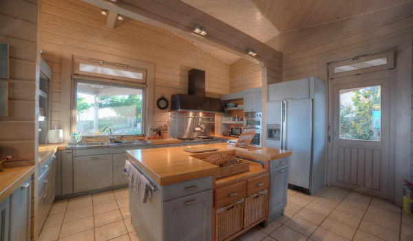 02__level_one_main_kitchen_03