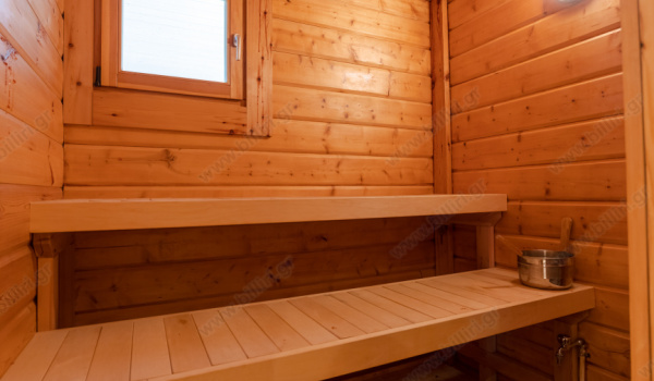03__level_two_master_bedroombath15d