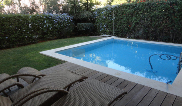 Πισίνα - Swimming pool
