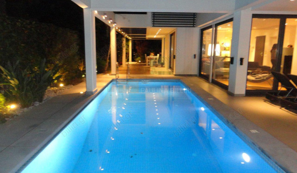 Πισίνα - Swimming pool
