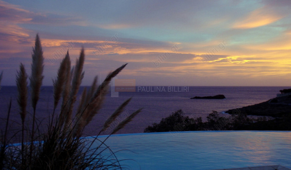 Πισίνα - θέα . Swimming pool - view