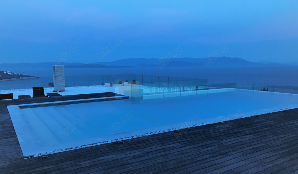 Πισίνα - θέα . Swimming pool - View 