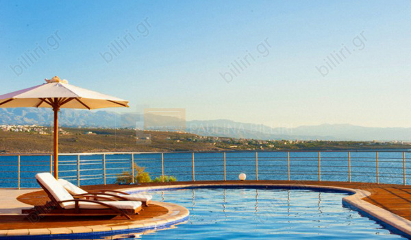 Πισίνα - θέα . Swimming pool - view
