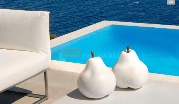 Πισίνα - θέα . Swimming pool - view