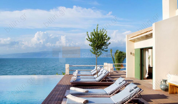 Πισίνα - θέα . Swimming pool - view