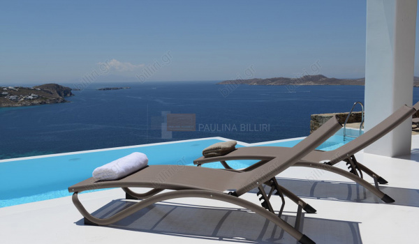 Πισίνα - θέα . Swimming pool - View 