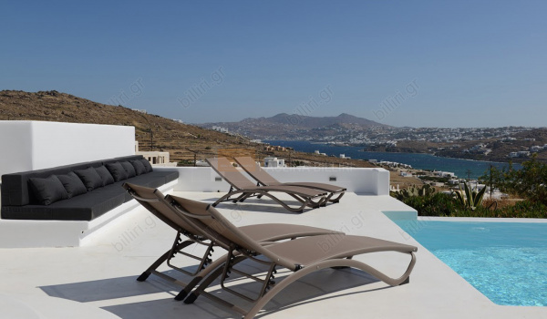 Πισίνα - θέα . Swimming pool - View 