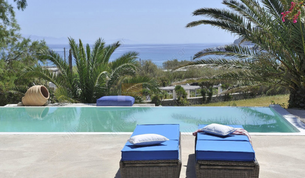 Πισίνα - θέα . Swimming pool - View 