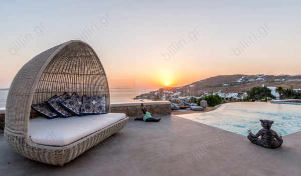 Πισίνα - Θέα . Swimming pool - View