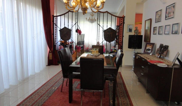 Τραπεζαρία - Dining room