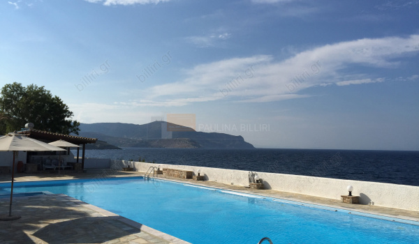 Πισίνα - θέα . Swimming pool - view