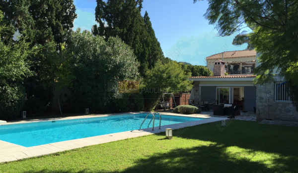 Πισίνα - κήπος . Swimming pool - garden