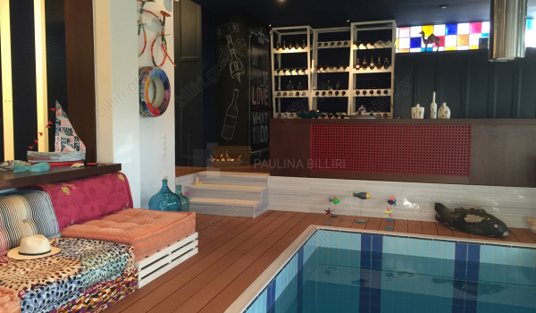 Playroom - εσ.πισίνα . Playroom - indoor swimming pool