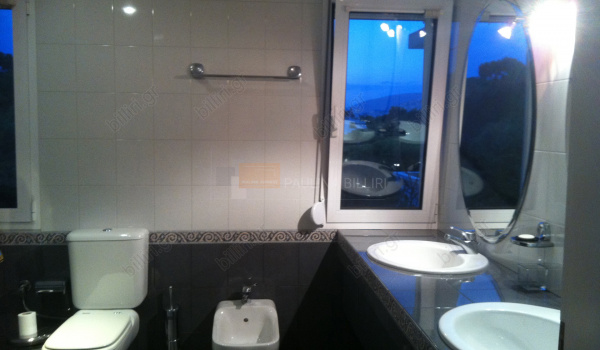 Mπάνιο - Bathroom