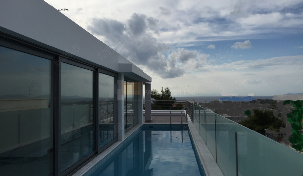 Πισίνα - θέα . Swimming pool - view