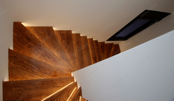 61_stairs_towards_bedrooms_floor