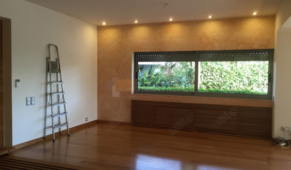 Tραπεζαρία - Dinning room