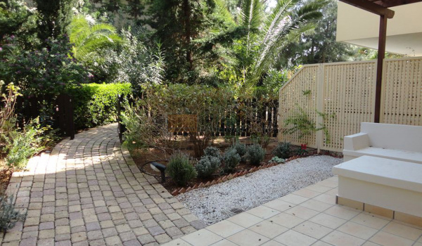 Βεράντα - κήπος -Veranda - Garden