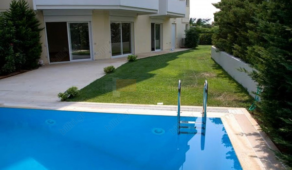 Πισίνα - Swimming pool