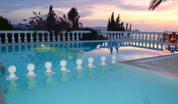 Πισίνα - Swimming pool