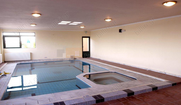 Εσωτερική θερμαινόμενη πισίνα - Heated indoor swimming pool