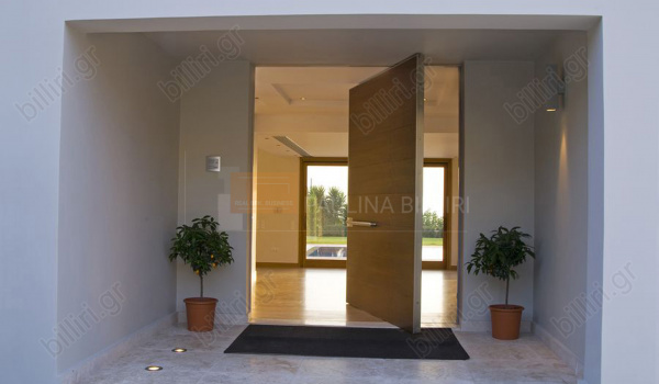 Εσωτερική είσοδος - Entrance