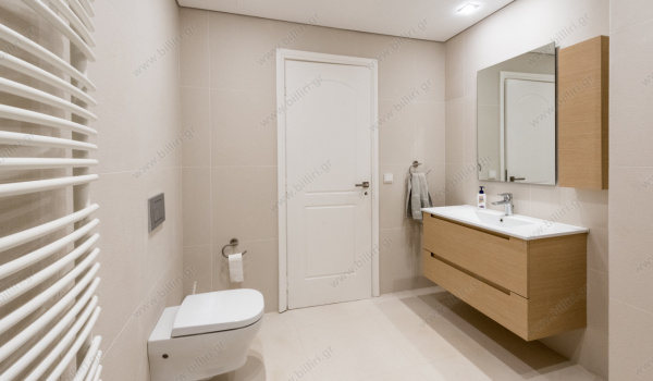 maid-bathroom