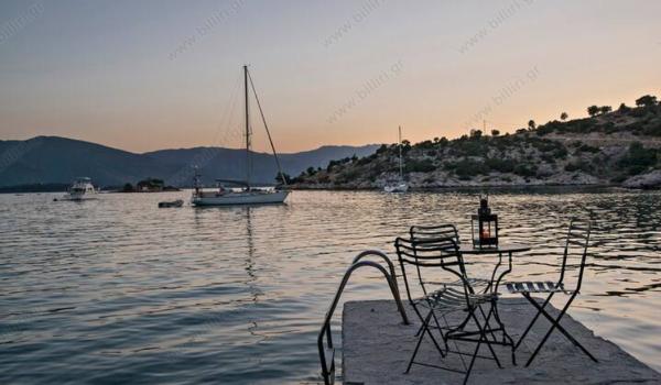 pontoon