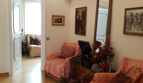 s_mela_hall_eisodou_2