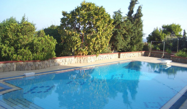 Πισίνα - Swimming pool