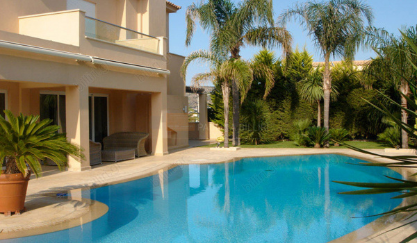 Εξωτερική όψη . Outdoor view