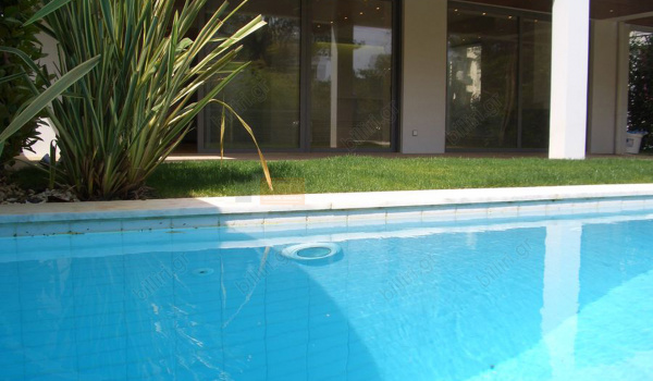 Πισίνα - Swimming pool