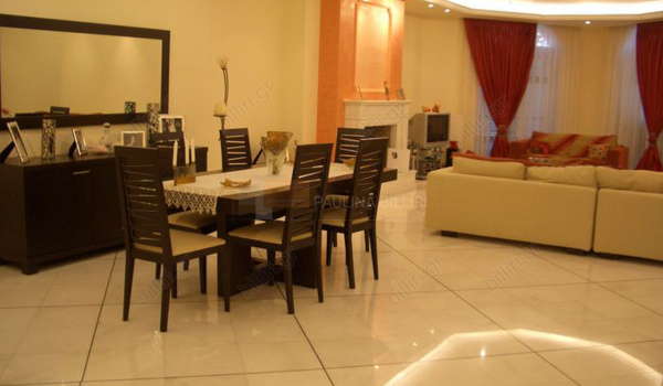 Τραπεζαρία - Dining room