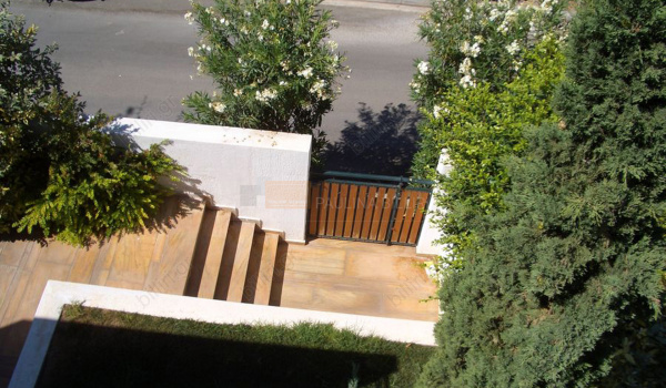 Κεντρική είσοδος - Central entrance