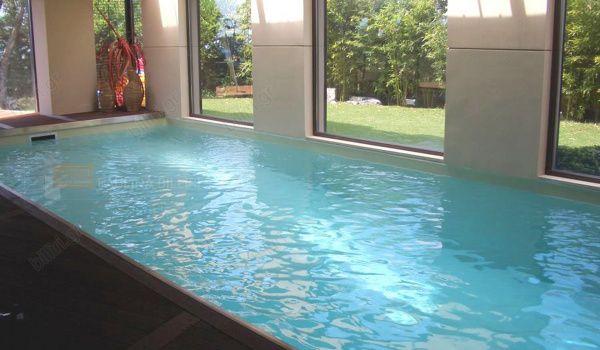 Eσωτερική πισίνα - Indoor swimming pool