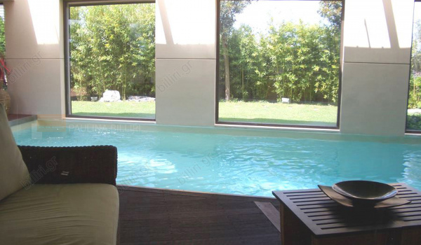 Eσωτερική πισίνα - Indoor swimming pool