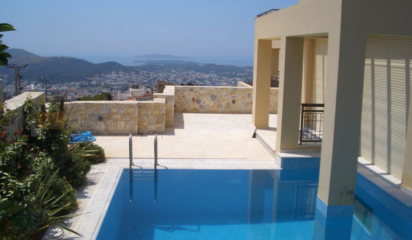 Πισίνα - Swimming pool