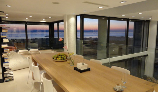 Tραπεζαρία - Dining room