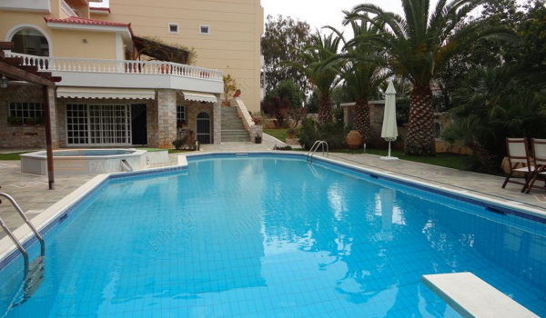 Πισίνα - Swimming pool