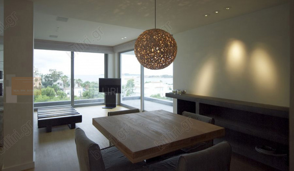 Tραπεζαρία - Dining room